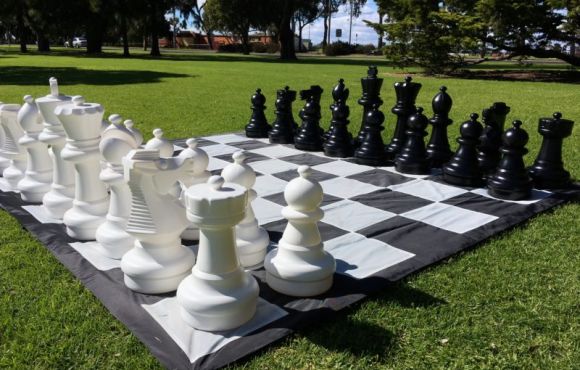 Giant Chess